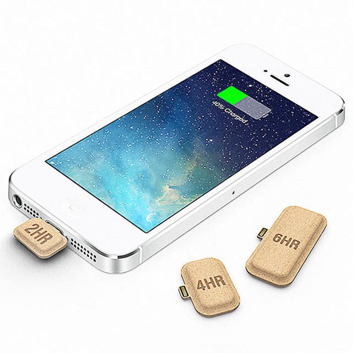3038609-inline-i-3-this-tiny-cardboard-battery-is-like-a-vitamin-for-your-smartphone