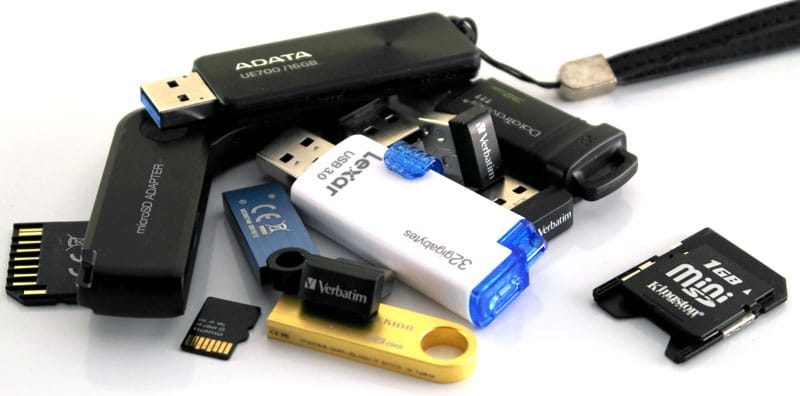 Inateck_HB3001G-Photo-some-of-the-flash-drives-used