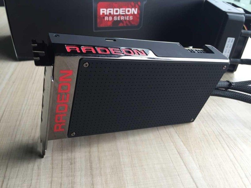 AMD-Radeon-R9-Fury-X-review-sample-8