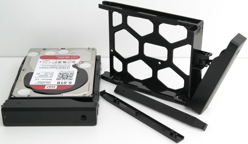 Synology_DS215p-Photo-trays