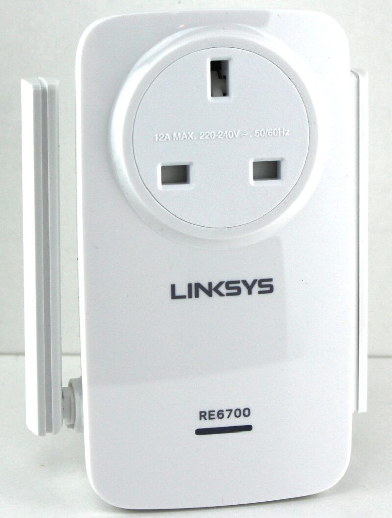 Linksys_RE6700-Photo-front angle