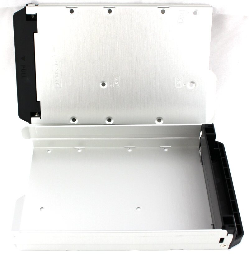QNAP_HS251p-Photo-drive trays