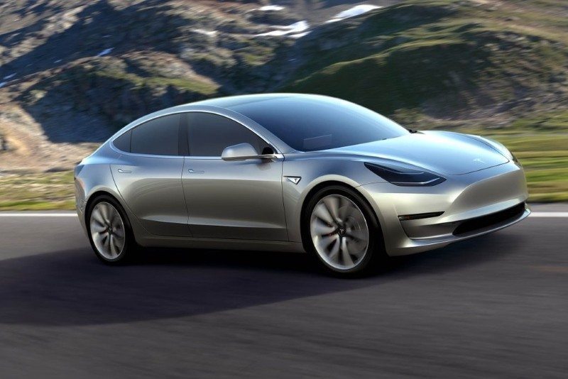 Tesla Model 3 Receives 325,000 Preorders in Just One Week