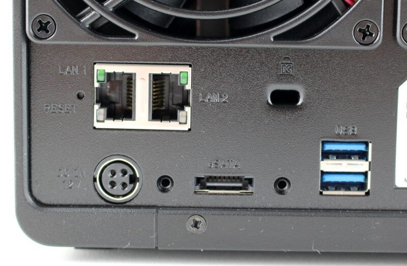 Synology_DS916p-Photo-details ports