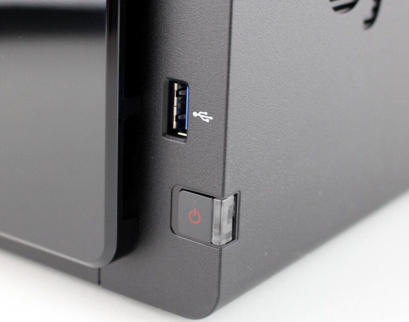 Synology_DS916p-Photo-details power usb
