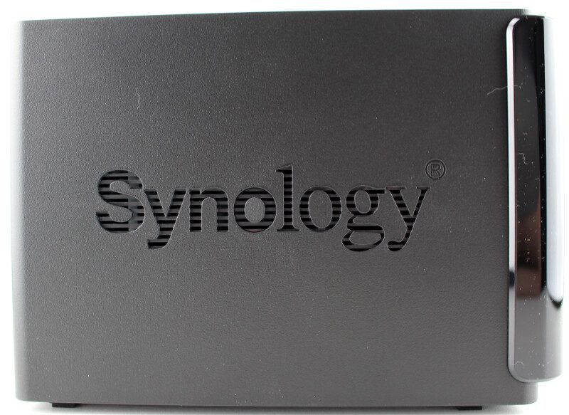 Synology_DS916p-Photo-side