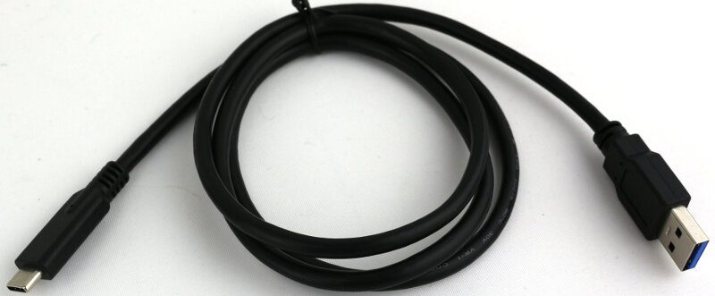 terramaster-d4-310-photo-closeup-cable