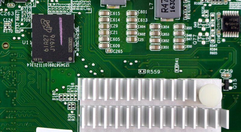 thecus-n4810-photo-chip-1-micron-nand