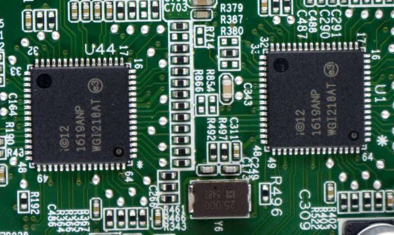 thecus-n4810-photo-chip-3-intel-i210