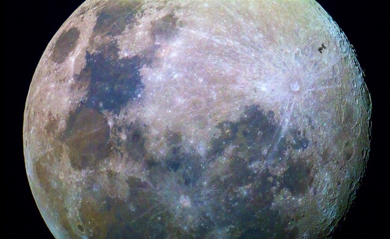 Luna.com the moon