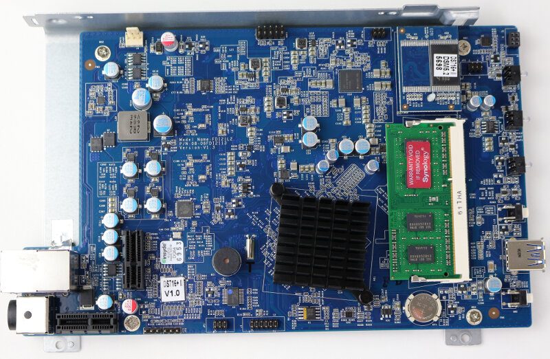 Synology DS716pII Photo closeup pcb motherboard