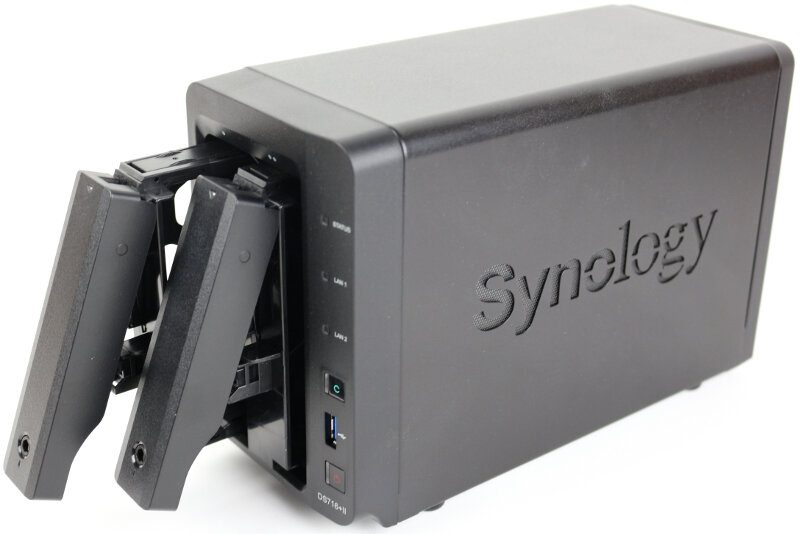 Synology DS716pII Photo front angle open 1