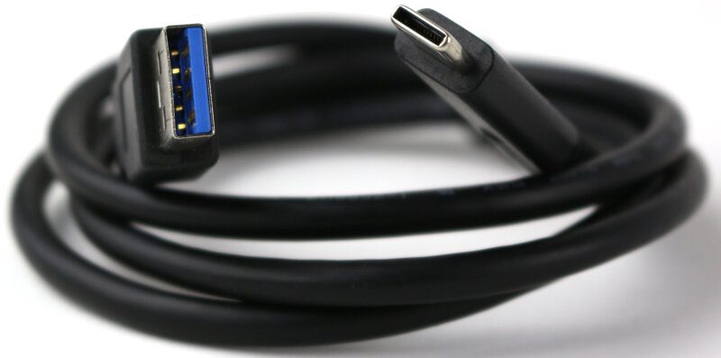 Noontec TerraMaster D5-300C Photo closeup cable