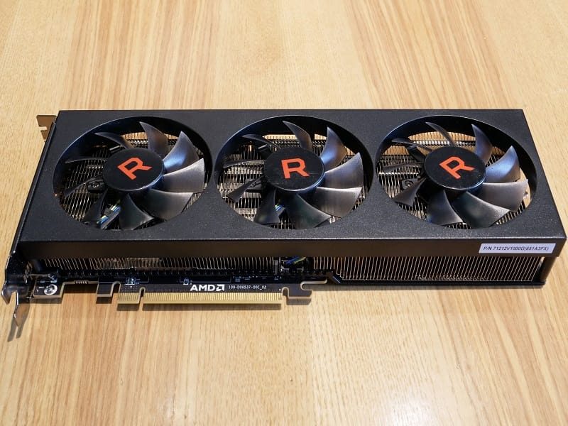 Triple-Fan AMD RX Vega 56 Spotted