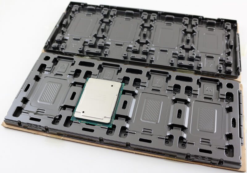 Intel Xeon Gold 6146 LGA3647 Photo package