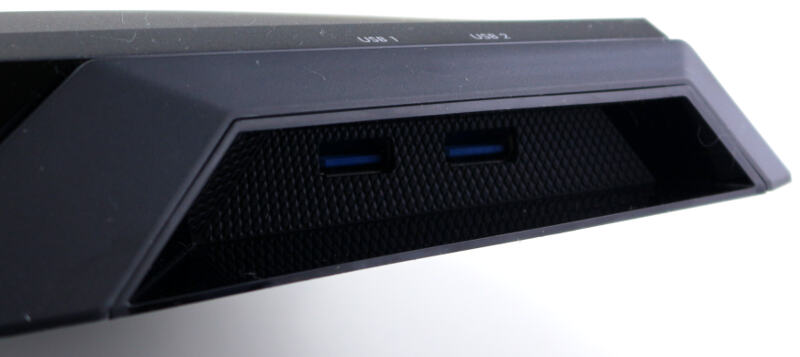 NETGEAR Nighthawk Pro Gaming XR500 Photo closeup USB ports