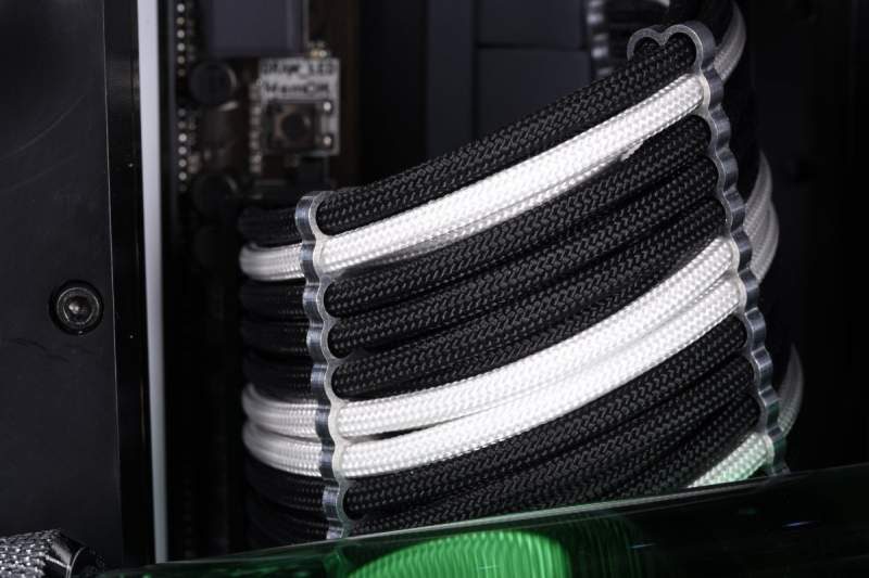 Alphacool Molex Extractor Kit for DIY Sleeving Now Available
