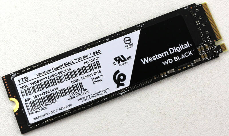 WD Black PCIe M2 1TB Photo view top angle 2