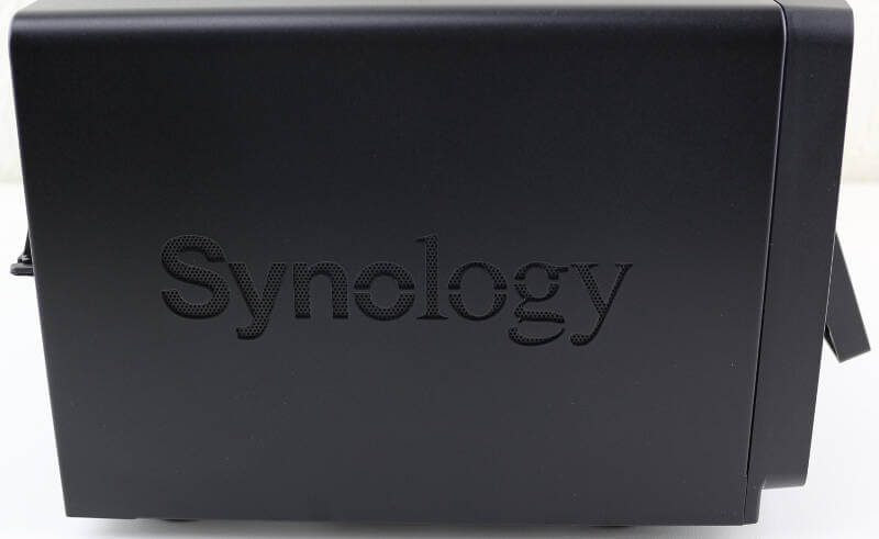 Synology DS1618p Photo view side