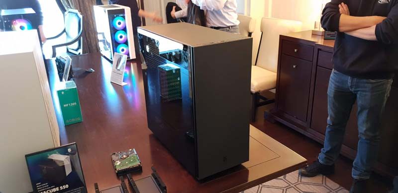 Check Out The Latest DeepCool Chassis from CES!