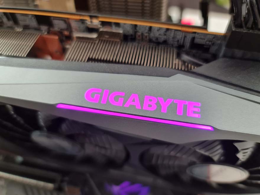 Gigabyte RX 6800 XT Gaming OC 16G  rgb