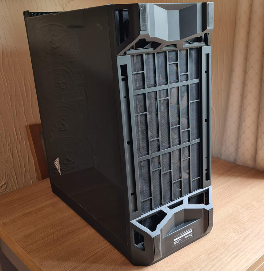 Fractal Design Torrent PC Case Review