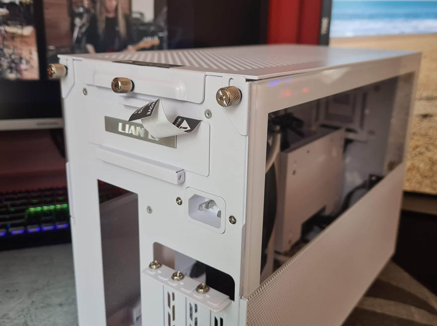 Lian Li Q58 White Mini-ITX Case Review