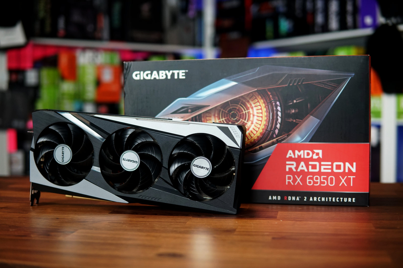  GIGABYTE Radeon RX 6950 XT Gaming OC 16G Graphics Card