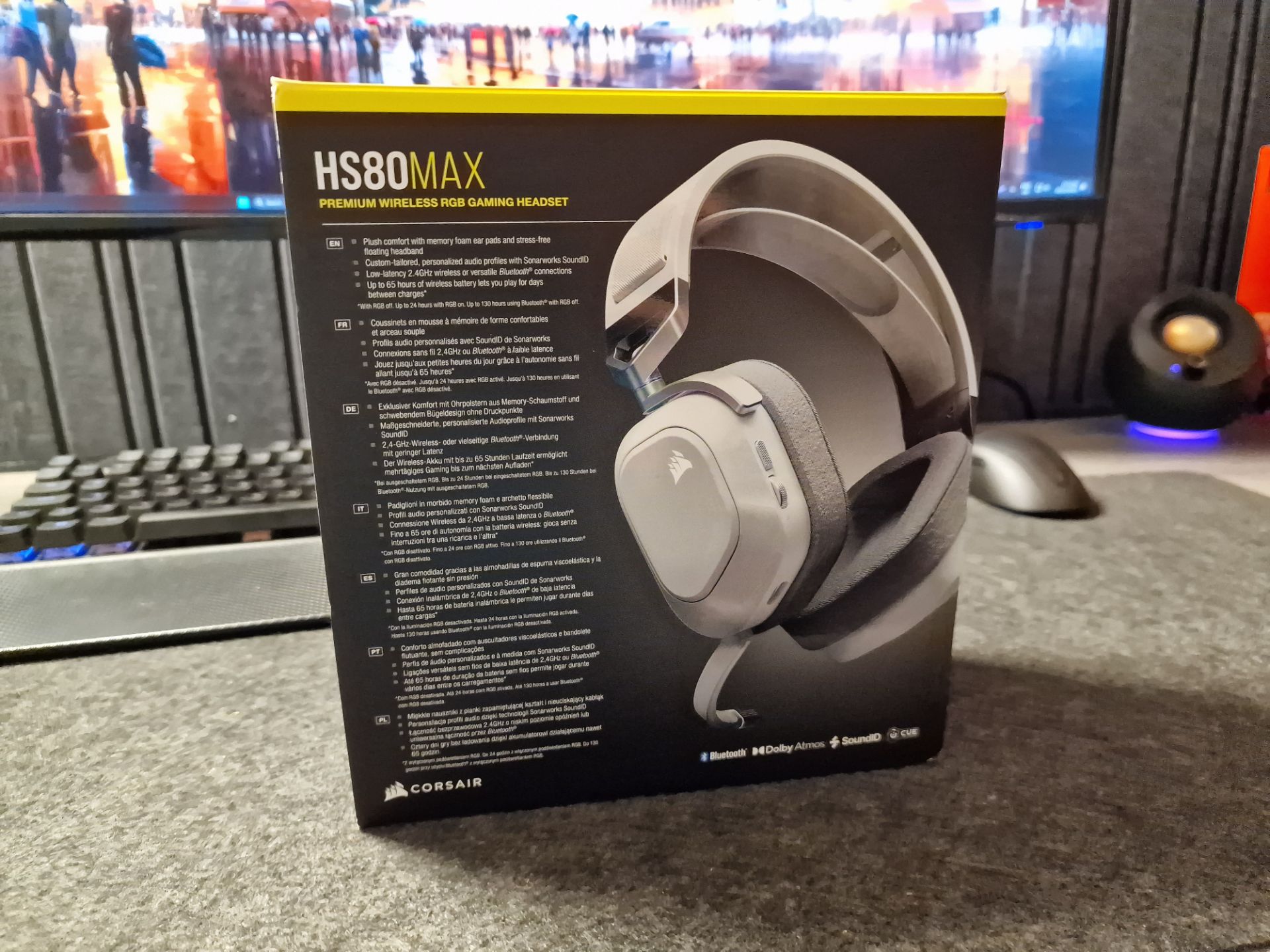 Corsair HS80 MAX Review - The Package